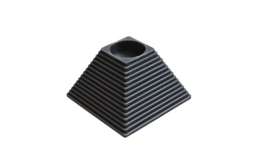 Piramida- karmidełko dla mrówek